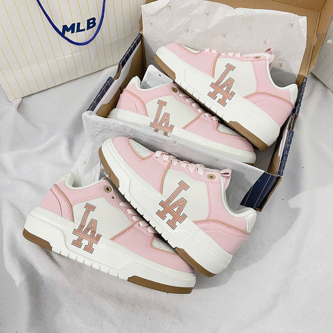 MLB■Big Ball Chunky Window Saffiano NY ■送料込 MLB Bigball Chunky Window Saffiano - HEMAN