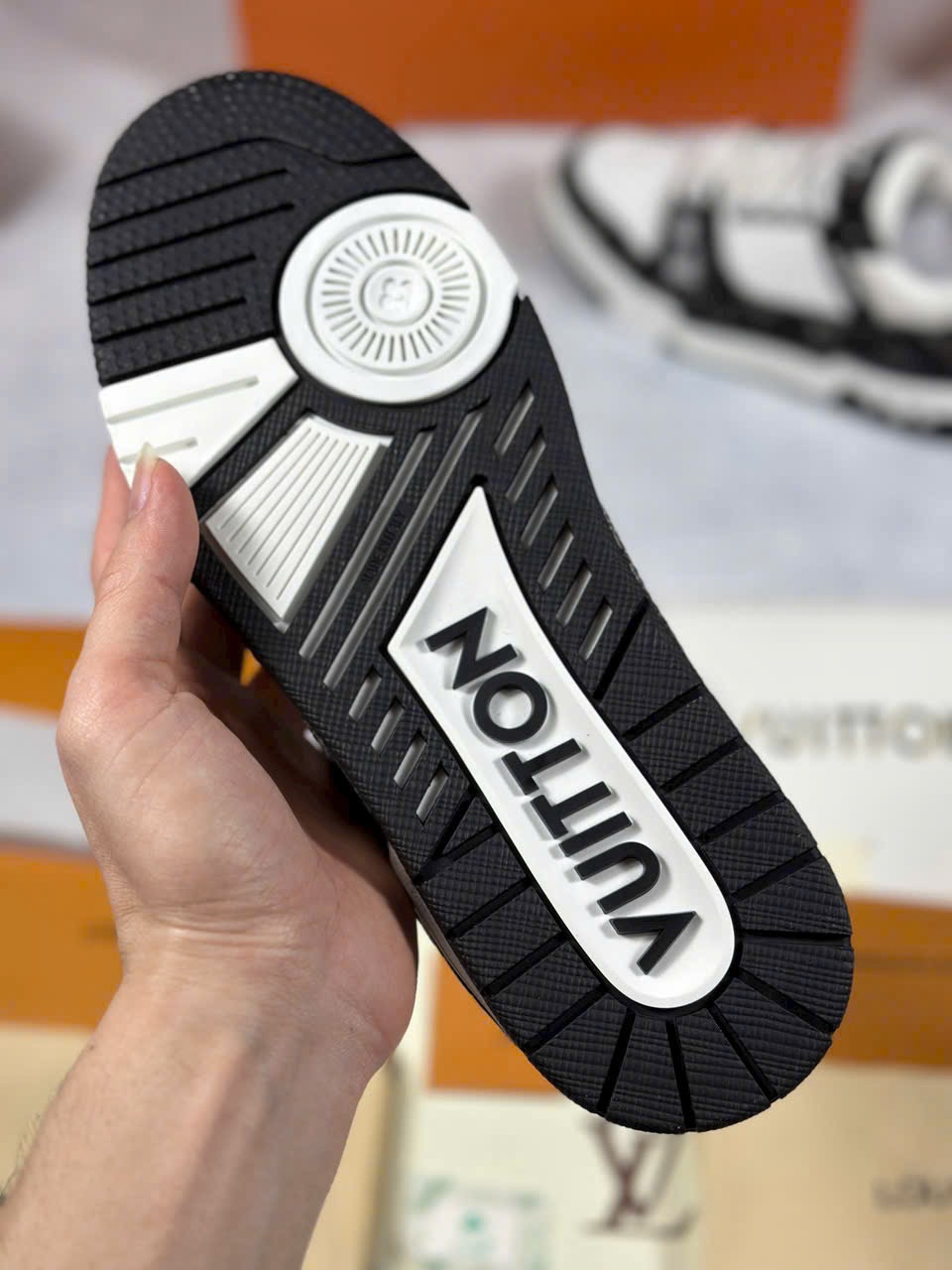 Louis Vuitton Trainer Monogram Denim White Black - Ảnh 5