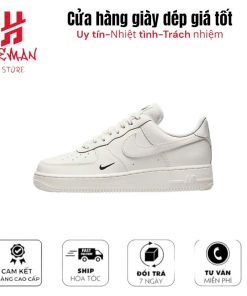 Nike Air Force 1 Triple White